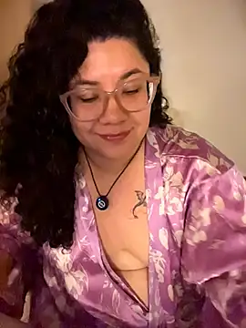 Snapshot of VanesssaMilf_ chatting on March 23, 3:54 am VanesssaMilf online show from March 23, 3:54 am