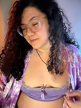 Snapshot of VanesssaMilf_ chatting on May 13, 7:50 am VanesssaMilf online show from May 13, 7:50 am