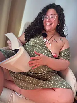 Snapshot of VanesssaMilf_ chatting on May 31, 6:09 pm VanesssaMilf online show from May 31, 6:09 pm