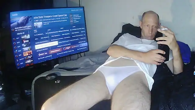 Snapshot of mythicbonez69 chatting on August 5, 5:32 am mythicbonez69 online show from August 5, 5:32 am