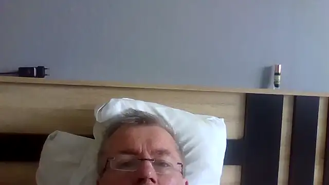 Snapshot of Mortimer_Orawan chatting on May 1, 5:45 am Mortimer Orawan online show from May 1, 5:45 am