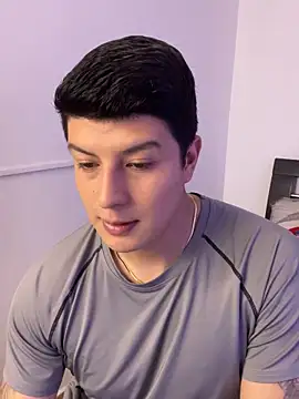 Goldenknight33 online show from April 11, 2:10 pm