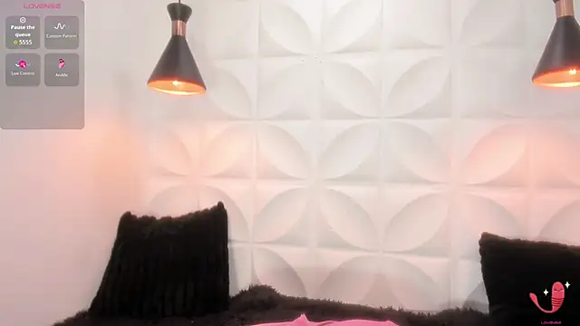 valeriecute18 online show from March 28, 11:37 pm