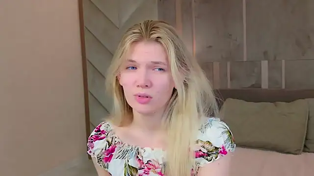 Vivien Hans online show from April 5, 4:20 am