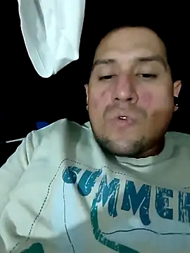 Snapshot of DarkOnebaki- chatting on April 28, 6:07 am DarkOnebaki- online show from April 28, 6:07 am