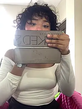 ladulcemary  online show from April 18, 7:40 pm