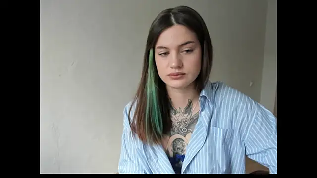 Snapshot of NikkieKitty chatting on April 7, 1:44 pm NikkieKitty online show from April 7, 1:44 pm