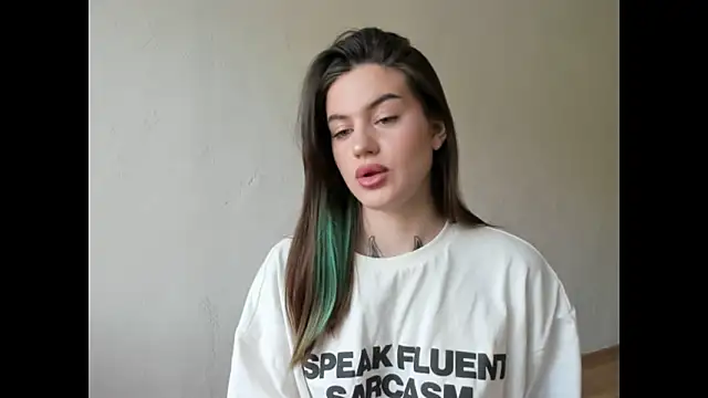 Snapshot of NikkieKitty chatting on April 30, 12:44 pm NikkieKitty online show from April 30, 12:44 pm