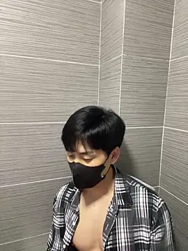 kimze7 online show from April 2, 2:47 pm