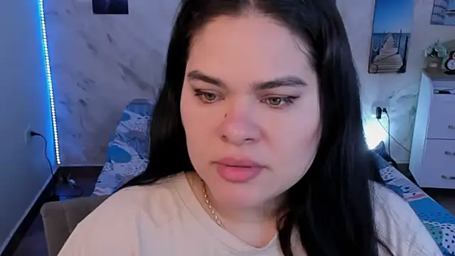 Snapshot of NinaFuentes2X chatting on May 6, 4:08 am NinaFuentes2X online show from May 6, 4:08 am