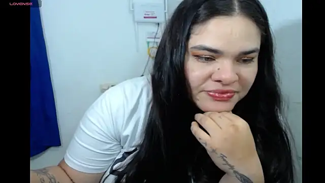 Snapshot of NinaFuentes2X chatting on May 22, 4:19 am NinaFuentes2X online show from May 22, 4:19 am