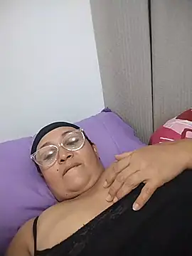 Nini Love  online show from February 13, 3:02 am