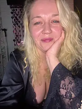 Snapshot of JenniferCarmen chatting on February 17, 3:19 pm JenniferCarmen online show from February 17, 3:19 pm