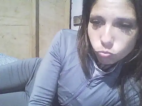 Snapshot of FridahBeli chatting on April 27, 6:00 am FridahBeli online show from April 27, 6:00 am