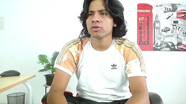 Snapshot of Jackcumm18 chatting on December 13, 8:47 pm Jackcumm18 online show from December 13, 8:47 pm