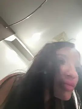Snapshot of Lexiiskyyxo chatting on May 1, 8:19 am Lexiiskyyxo online show from May 1, 8:19 am
