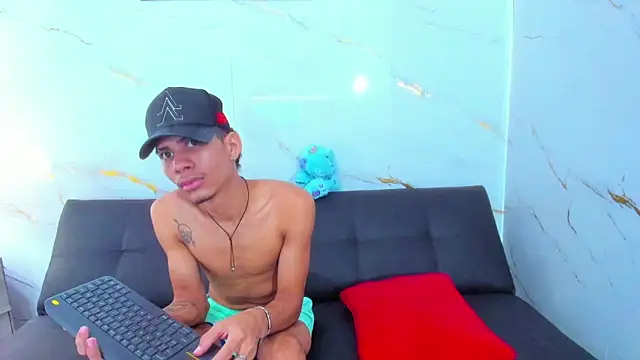 Snapshot of Alex_jeins_at chatting on January 31, 7:11 pm Alex jeins at online show from January 31, 7:11 pm