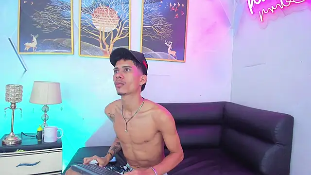 Snapshot of Alex_jeins_at chatting on February 5, 2:11 pm Alex jeins at online show from February 5, 2:11 pm