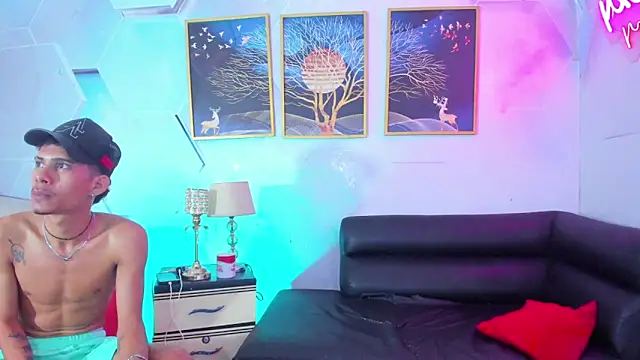 Snapshot of Alex_jeins_at chatting on February 9, 2:10 pm Alex jeins at online show from February 9, 2:10 pm