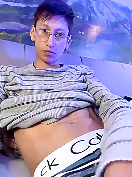 Disey888 online show from April 14, 9:10 pm