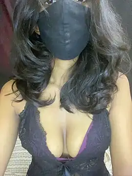 Snapshot of Hottie_kia chatting on July 12, 6:37 am Hottie kia online show from July 12, 6:37 am