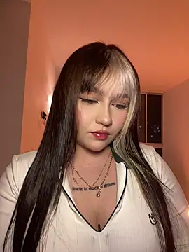 Snapshot of Daniela_ruizz chatting on June 27, 2:49 am Daniela ruizz online show from June 27, 2:49 am