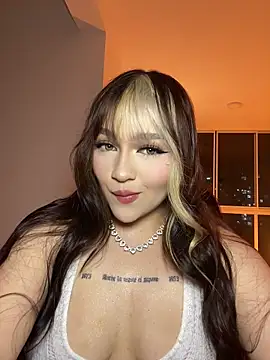 Snapshot of Daniela_ruizz chatting on July 10, 1:21 am Daniela ruizz online show from July 10, 1:21 am