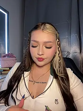 Snapshot of Daniela_ruizz chatting on July 14, 2:49 am Daniela ruizz online show from July 14, 2:49 am
