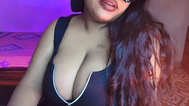 Snapshot of HEZALNUT chatting on June 4, 3:51 pm HEZALNUT online show from June 4, 3:51 pm