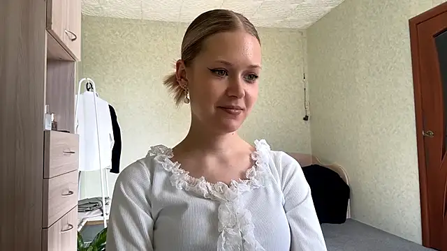 ZaidaSchwarten online show from March 12, 11:38 am