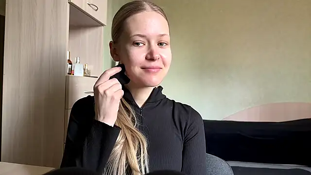 ZaidaSchwarten online show from March 21, 8:30 am