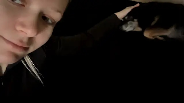 ZaidaSchwarten online show from April 7, 5:30 am