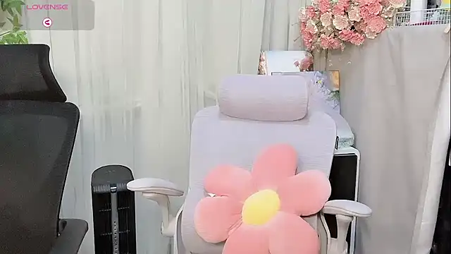 Yvonne-07 online show from March 2, 1:51 pm