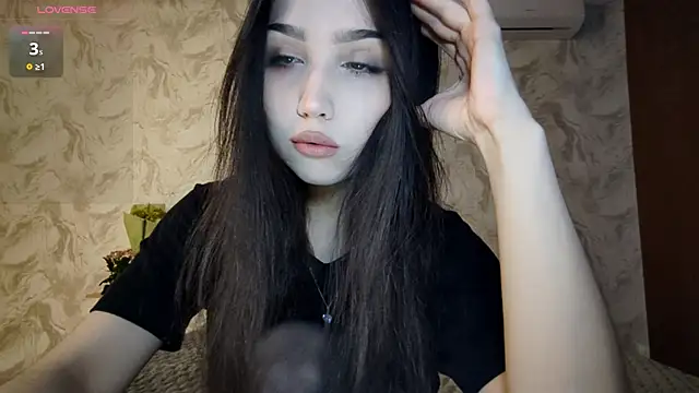 Qwami Amie online show from March 20, 2:11 pm