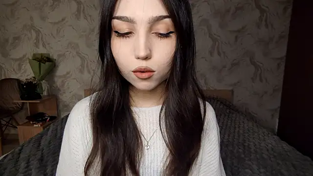 Qwami Amie online show from March 24, 3:39 pm