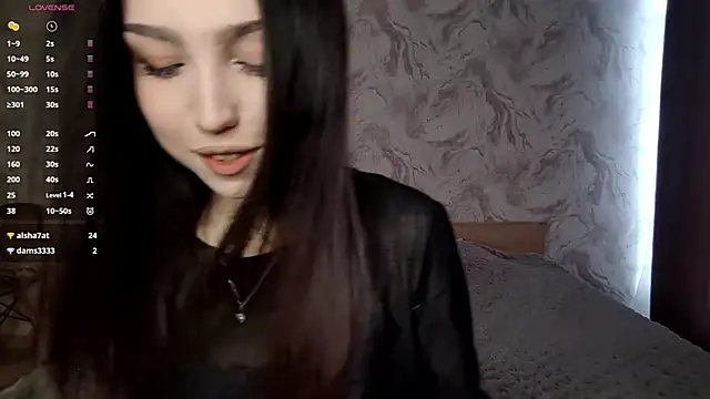 Snapshot of Qwami_Amie chatting on April 28, 6:51 am Qwami Amie online show from April 28, 6:51 am