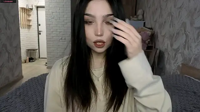 Snapshot of Qwami_Amie chatting on June 7, 7:34 am Qwami Amie online show from June 7, 7:34 am