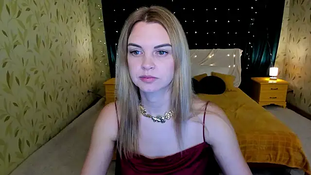 LunaFlinn online show from February 11, 4:39 am