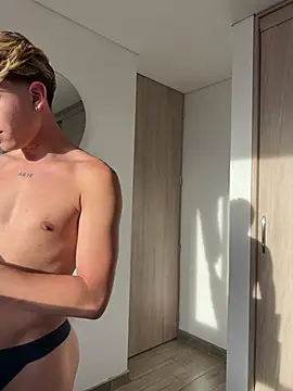 charming twink online show from January 8, 9:50 pm