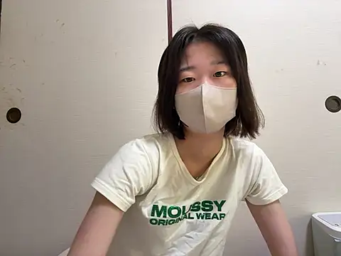 Snapshot of kuromi_chan_oo chatting on June 18, 10:25 pm kuromi chan oo online show from June 18, 10:25 pm