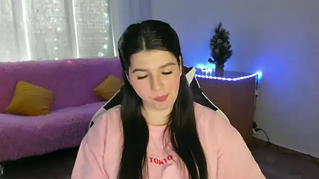 KisaModel online show from February 10, 8:07 am