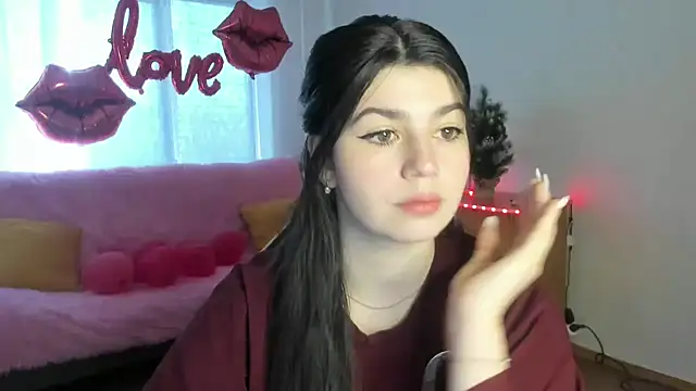 KisaModel online show from February 22, 8:02 am