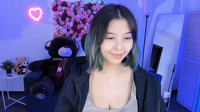 SirenMystiq online show from April 14, 7:31 pm