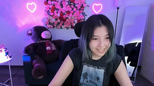 SirenMystiq online show from April 15, 7:10 pm