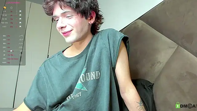 Snapshot of colestorm_ chatting on June 5, 3:07 pm colestorm online show from June 5, 3:07 pm