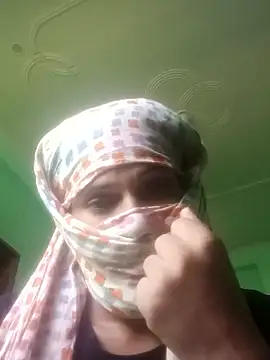 Snapshot of harshita01 chatting on June 17, 12:07 pm harshita01 online show from June 17, 12:07 pm