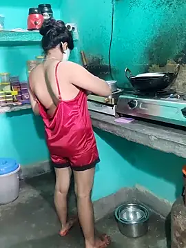 Snapshot of Cuple_masti72 chatting on May 31, 3:15 am Cuple masti72 online show from May 31, 3:15 am