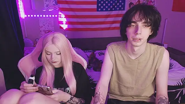 midnight memories online show from February 23, 6:05 pm