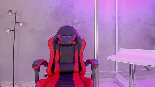 Snapshot of khris__evans chatting on February 15, 3:47 am khris evans online show from February 15, 3:47 am