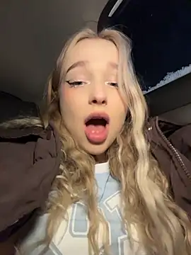 -teenytiny- online show from January 7, 8:11 pm